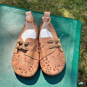 NWOT Women's Tan Leather Loafers